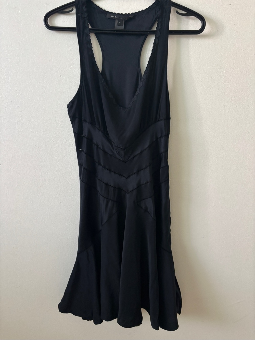 Marc Jacobs walk Black Sleeveless heart V-Neck Dress
